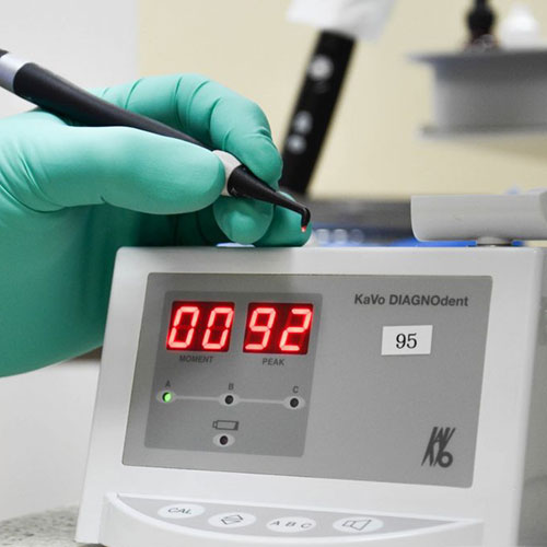 Dentiste a Laval - Clinique dentaire Eric Lajoie a Vimont Laval - Caries